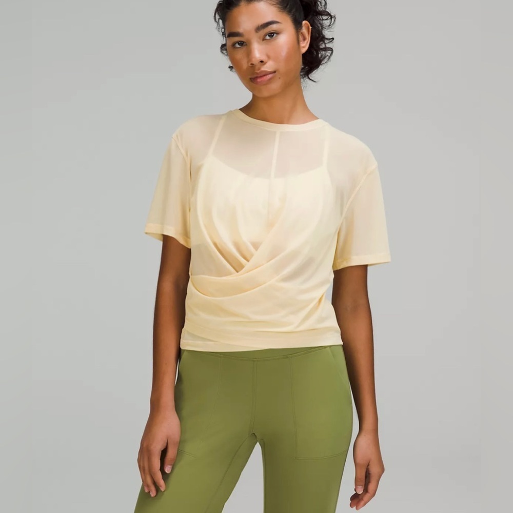 Lululemon Lightweight Mesh Reversible Yoga T-Shirt Size 6